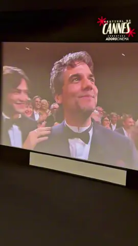🇧🇷 OVACIONADO EM CANNES! “O Agente Secreto”, filme brasileiro protagonizado por #WagnerMoura, foi aplaudido de pé por 9 minutos no #FestivalDeCannes! #AdoroCinema #TikTokMeFezAssistir 