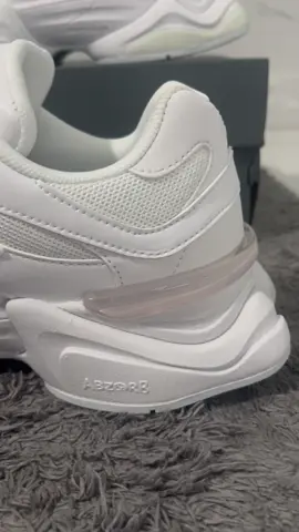 Compra el tuyo antes de que se agoten 😍😍 link de compra add en el video #newbalance #newbalance9060 #newbalanceshoes #new #color #white #blanco