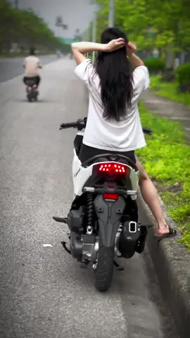 27-AU ✌🏻🇻🇳 mọi người .Nhiều bạn cứ so sánh #ab , #vision vs #vario125  ấy nhỉ , mỗi người một sở thích,mỗi người một cái nhìn khác nhau  Sh  thì cũng chỉ là phương tiện đi lại mà thôi 😅 #xuhuongtiktokk #biendinhdanh #vision #ab125 #vario125new #rua2002overthinking #xuhướng 
