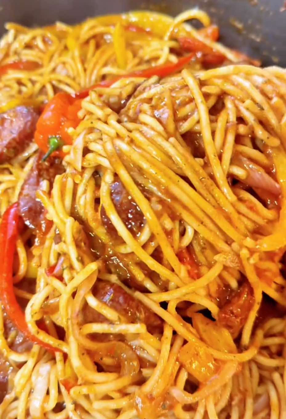 Haitian spaghetti is one of my favorite foods! 🇭🇹🇭🇹🇭🇹 #DinnerIdeas #Recipe #haitianspaghetti #cooking#fyp #haitiantiktok #explore 