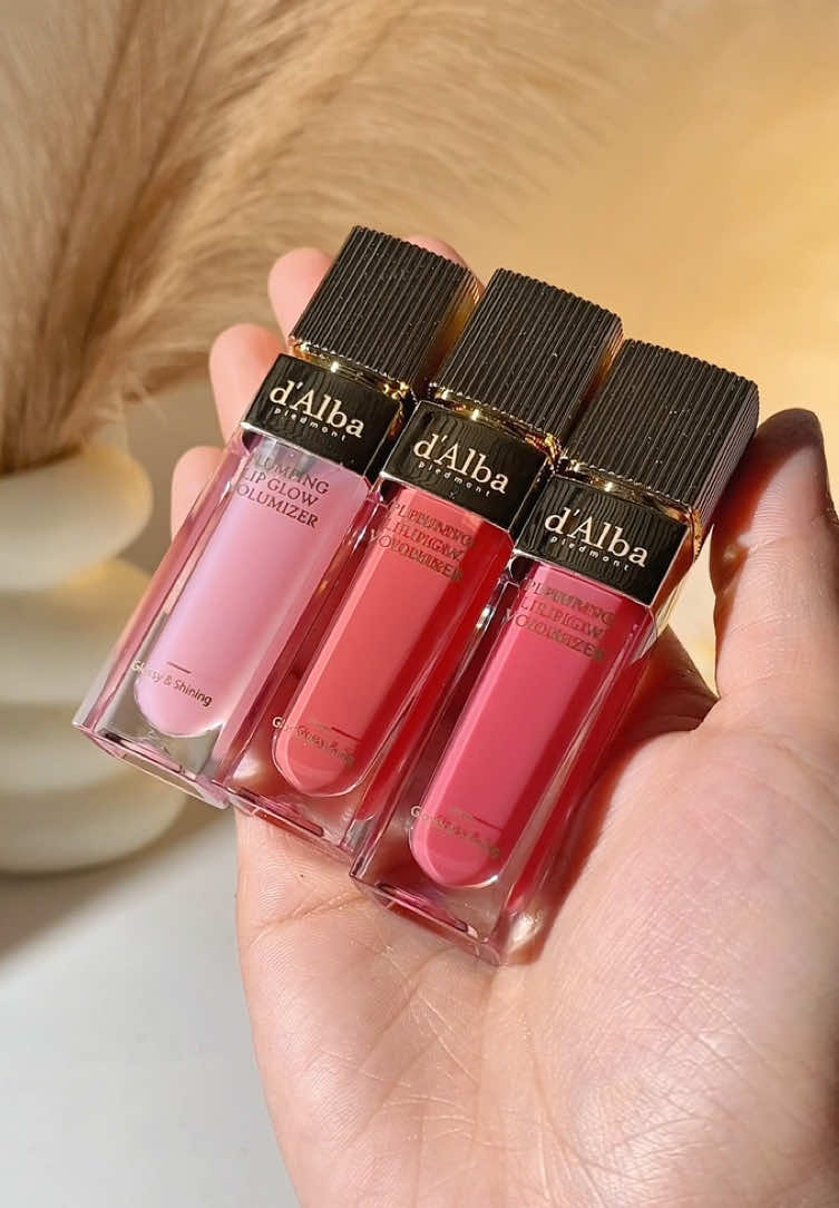 Too beautiful not to share each details of the Plumping LipGlow Volumizer by @d'Alba Ph ✨🌸 #dalba #dalbaplumpinglipglowvolumizer #dalbalipglow #lipgloss #lipplumper #lippie #lipglow #lipvolumizer #lippies #luxurylipgloss #kbeauty @DALBA 