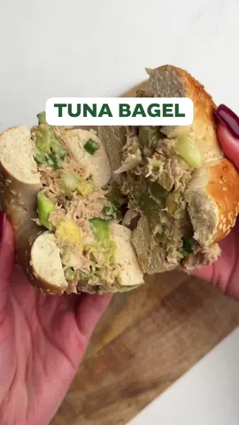 Need a quick snack or lunch? This Tuna Bagel is a game-changer—easy, tasty, and packed with protein 💪
