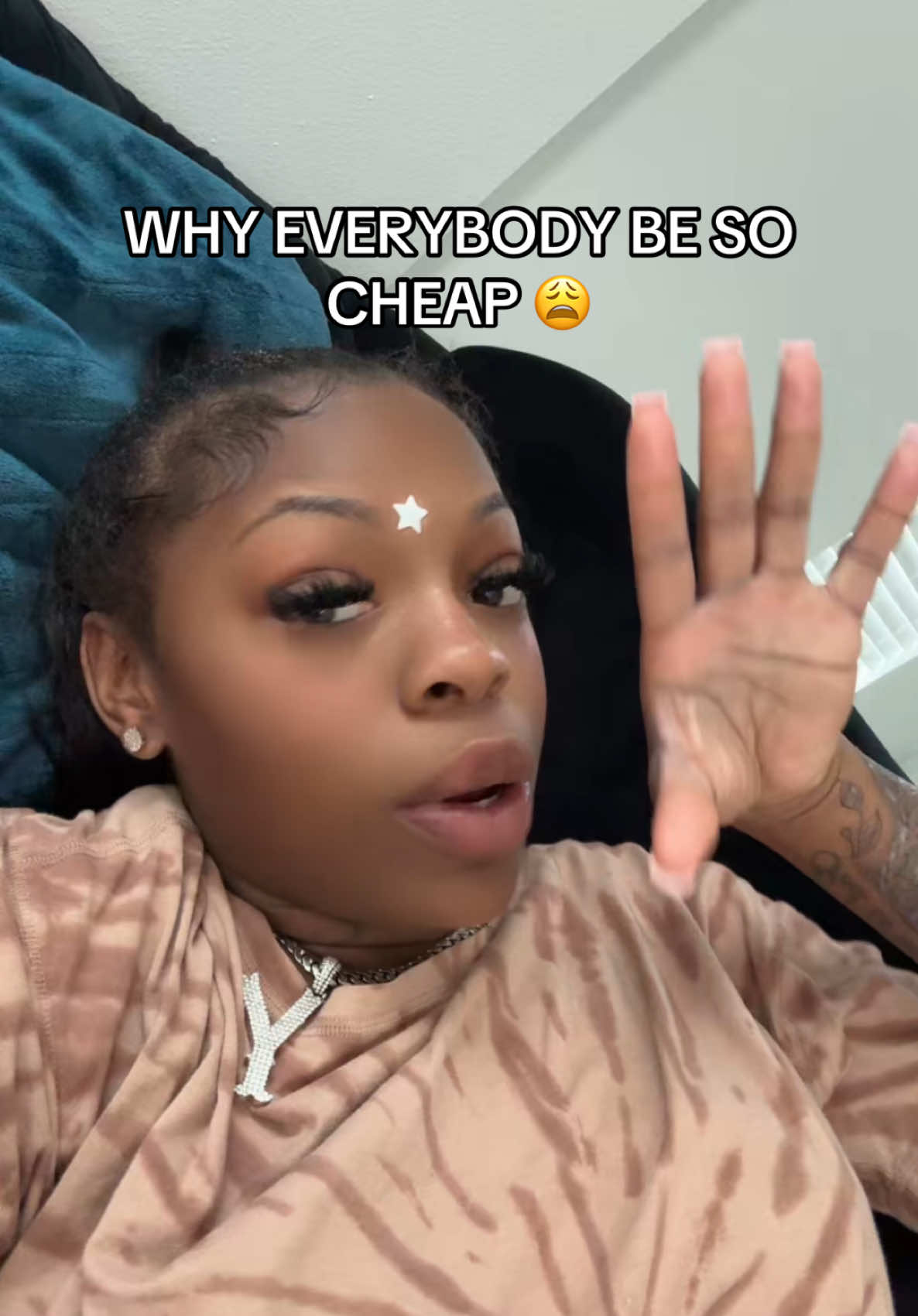 😴