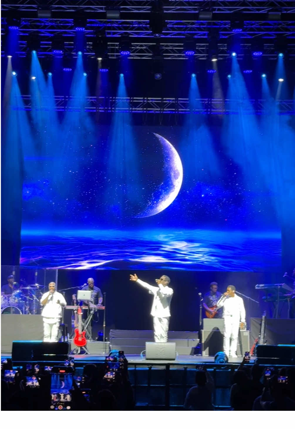 On Bended Knee @BoyzIIMenOfficial in Manila #fyp #fypage #boyziimen #boyziimeninmanila #onbendedknee #smartaranetacoliseum 