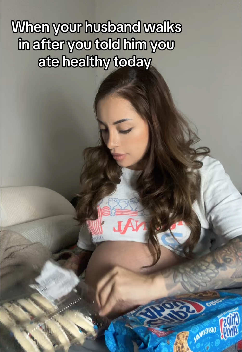 I ate healthy earrrrrlierr 🫣💁🏻‍♀️ #pregnancycravings #funny #comedy  #relatable #pregnancyhumor #husband #funny #jokes #couple #married #pregnancyhumor #pregnant #comedy #pregnantlife #morningsickness #pregnantremedy #2ndtrimester #pregnancyjourney #pregnancytiktok #pregnantmama #mom #momtok #3rdtrimester #momlife #MomsofTikTok