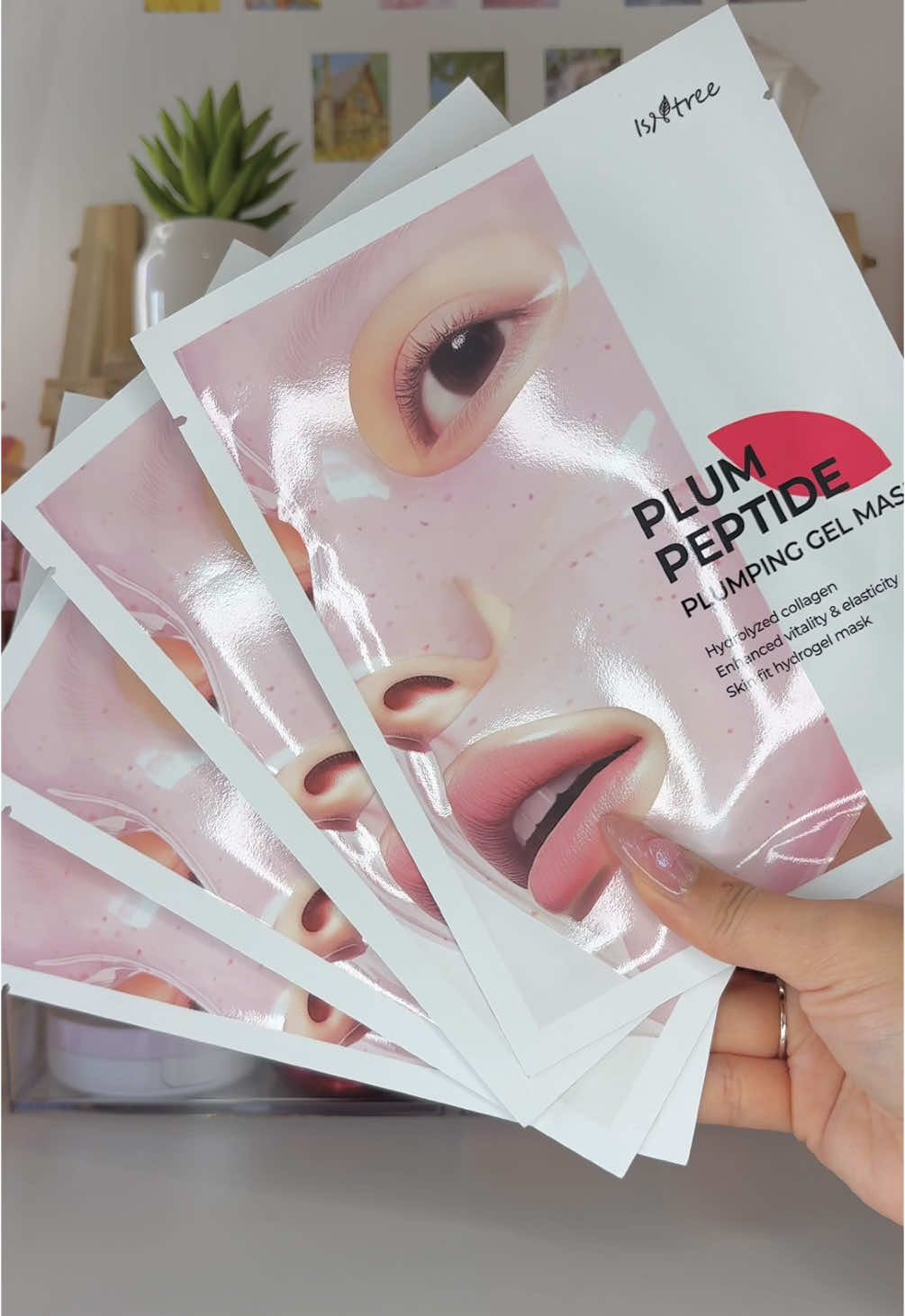 “Plump, Glow, and Age Slow” isntree’s Plum Peptide Plumping Gel Mask 🎀 •EFFECT Plum hydrogel for firm glow •BENEFIT Triple care: pores, bounce, radiance •HOW TO USE Leave on for 1h (until it turns clear) yesstyle code: THENA333 @isntree  @isntree_influencers  @YesStyle @YesStyleInfluencers  #isntree #plumgelmask #plumhydrogel #firmglow #glowskin #slowaging #antiaging #koreanskincare #kbeauty #yesstylecode 