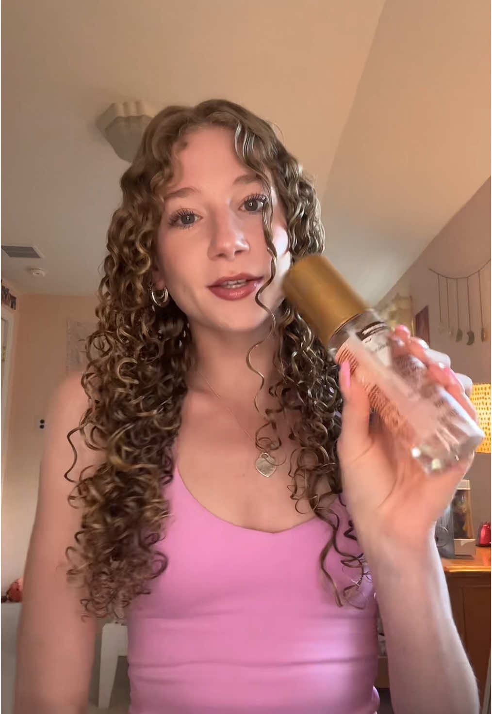 scrunch out my crunch with me! #CurlyGirl45 #SofiaZampella #curlyhair #curlroutine #stylingcurlyhair #scrunchoutmycrunch #foryoupage #fyp #curlyhairroutine #collegestudent #fashionstudent #fashioninstituteoftechnology #curlyhairtutorial #curls #diffusingcurls #grwm #blonde #blondecurls #blondehair #nofrizz 
