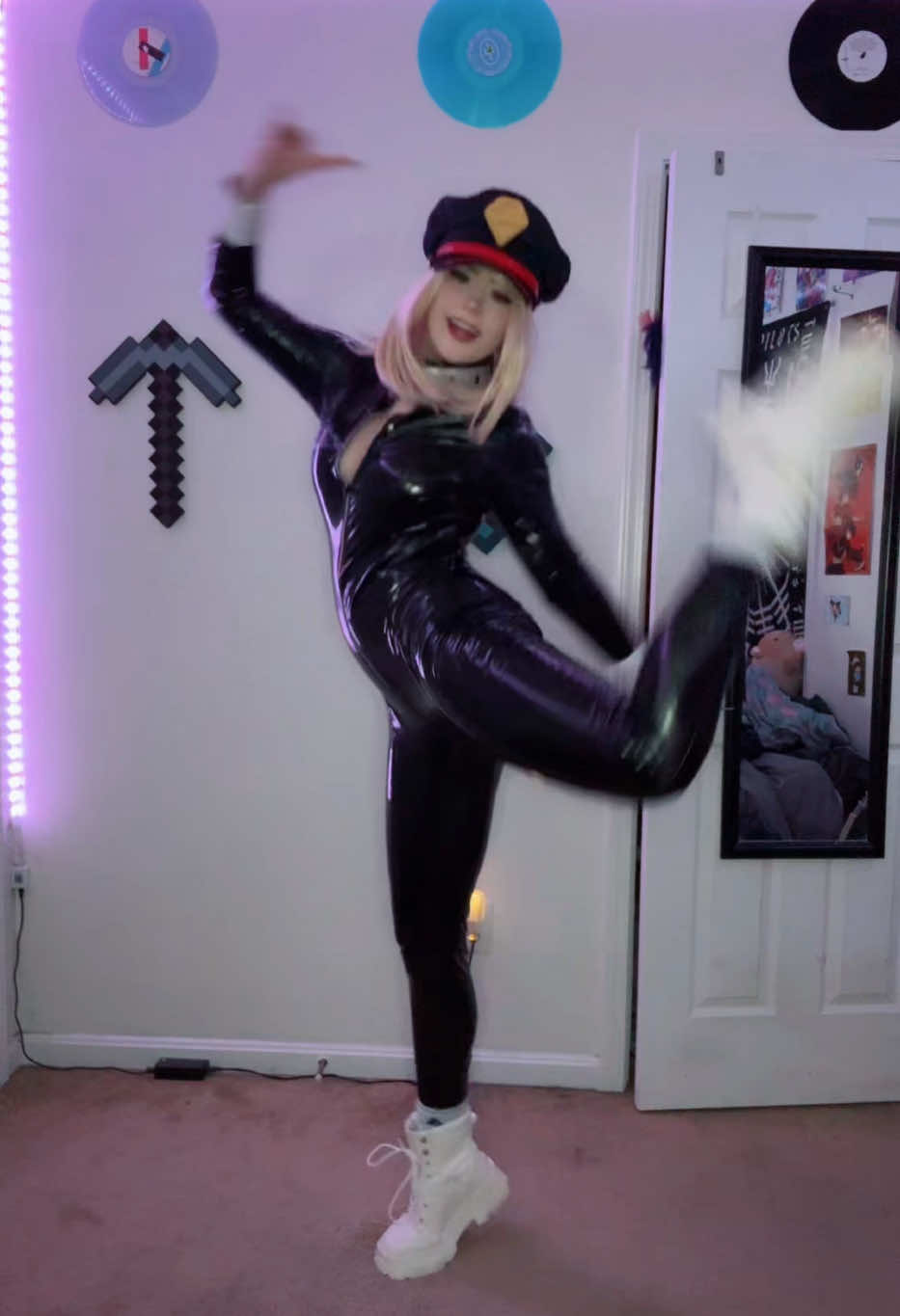 here she goes again… 😒 #bokunoheroacademia #myheroacademia #bnhacosplay #mhacosplay #dancetrend #fortnitedance #cosplayer 