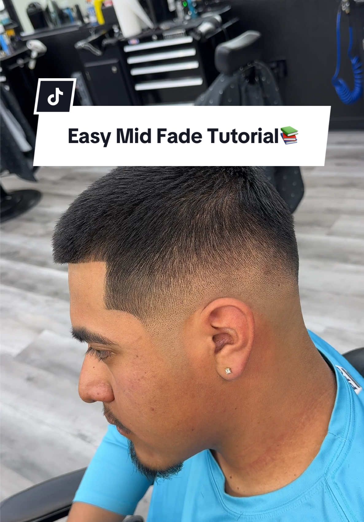 Easy Mid Fade Tutorial 📚 • 📍West Las Vegas/ Las Vegas 💈 Need a Consistent barber? • USE THE LINK IN MY BIO TO BOOK AN APPOINTMENT 📲 • • • Work done by: @yandi_cutz  • • •  •  #vegasbarber #lasvegasbarber #lasvegas #midfade #haircuttutorial #buzzcut 