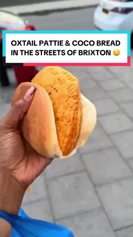 That sweet potatoe pudding was not it though ❌❌👎🏽  Watch my previous video here: @Keryna| cravings & travels🇲🇸  @Baker’s Dozen Carribean Roots  #fyp #like #london #caribbeantiktok #jamaicatiktok #londonfood #caribbean #brixton 
