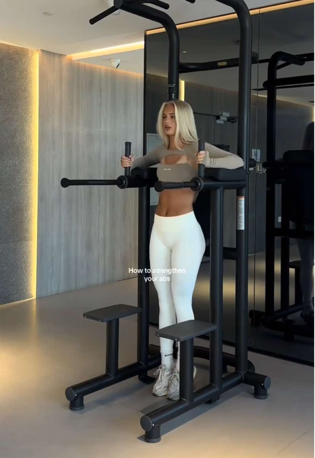 your abs will be on fire ❤️‍🔥 @DFYNE code FRANSSON to save #abs #abworkout #girlswholift 