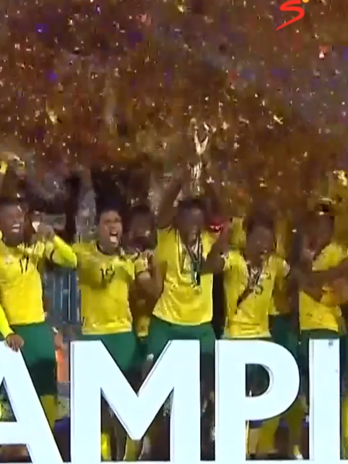 South Africa, your #TotalEnergiesAFCONU20 champions have arrived on the scene 😏🇿🇦 #SSFootball #Amajita #SouthAfrica #GomolemoKekana