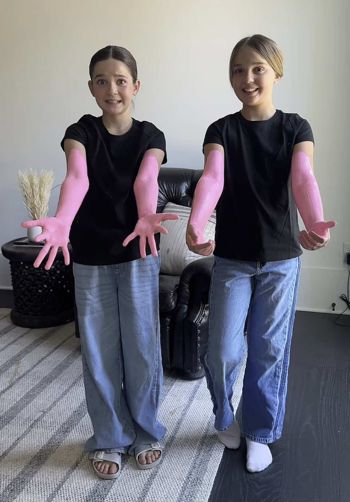 The hug shirt that half failed. Wait for the end to see the final shirt!! #hugshirt #hugshirtpainting #twins