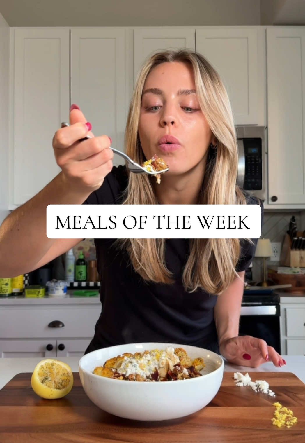5 high protein, healthy, easy, and balanced meals that I cooked for dinner this week 🫶🏼 my favorite recipe this week was either the chicken crust pizza or the Greek skillet!! Lmk what recipes you’re trying 🤭 #healthyfood #easydinnerrecipes #healthyrecipes #mealideas #DinnerIdeas #EasyRecipe #highprotein #balance 