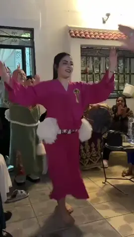 شنبير ولبة باش نرقى فوق مع لي نحبه يا مرادي نا 💃🏻#tunisie_algerier_libye_maroc #libye #💃🏻 #طرابلس_بنغازي_المرج_البيضاء_درنه_طبرق #foryoupage #اعراس_ليبية 