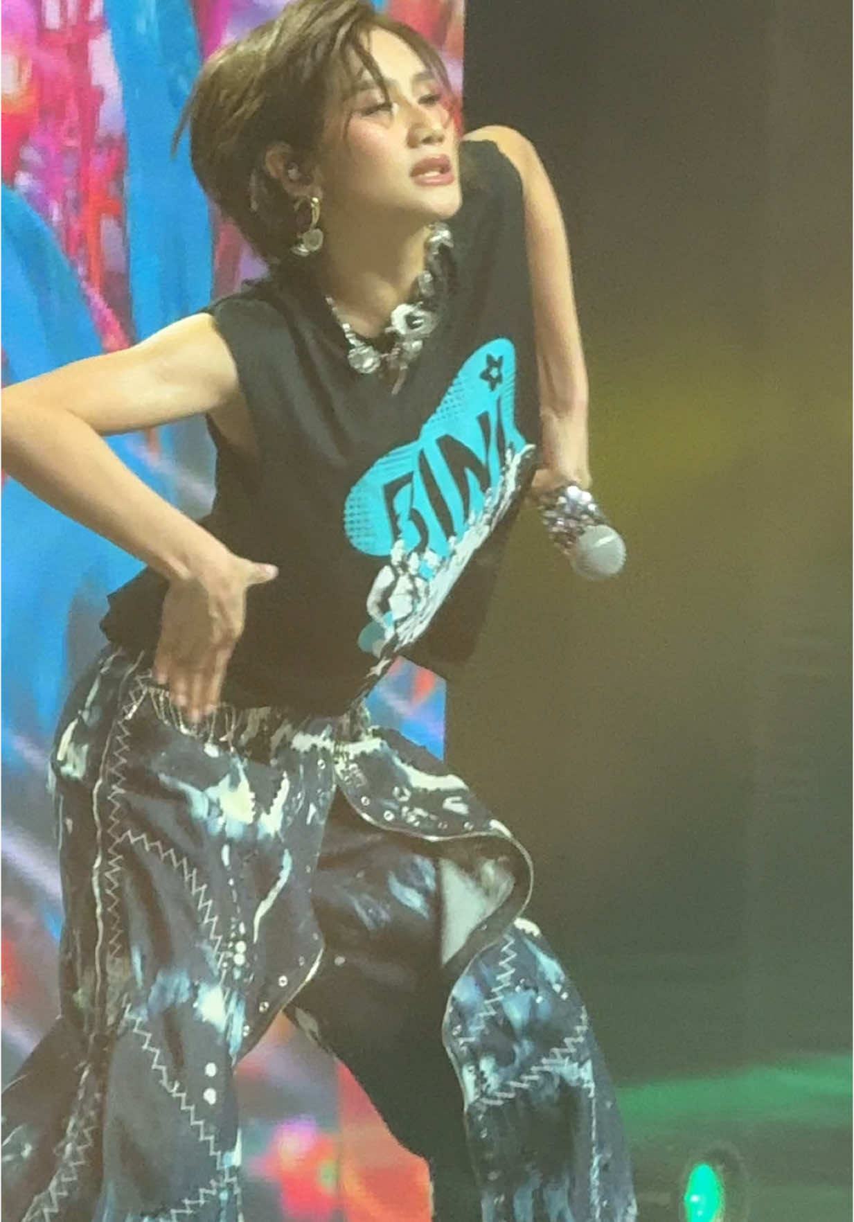 OUR MAIN DANCER Y’ALL!! SHE’S ON FIRE 🫡 @Sheena Catacutan @BINI PH #dubaibiniverse #biniverseworldtour2025dubai #pantropiko