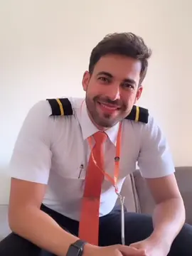 Hi aviation lovers ❤️ #CapCut #pilotsoftiktok #aviationlovers #pilotlovers #slowmo #velocity #capcutvelocity #trendingvideo 