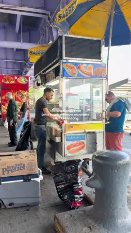 everyone should experience a true nyc dawg once in their life 🌭🤍 #nyc #newyork #relateable #hotdog #hotdogcart #foodcart #foodtiktok 