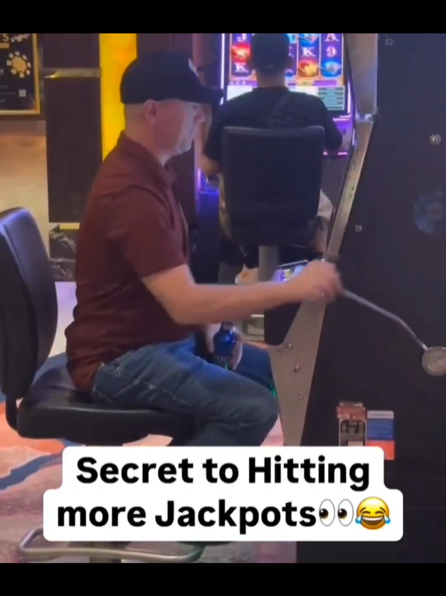 There’s more than gambling going on here……🤔 #casino #slotmachine #gambling #gamblingaddiction #funny #goodluck🍀 