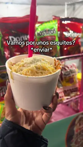 Come and try 😍😍😍 new by @Mi Dulce Antojito at @LA CHANCLA NIGHT MARKET 🪅 #fyp #esquitesmexico #nightmarket #elote #esquitespreparados #lachanclanightmarket 
