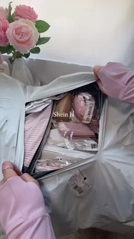 Girly shein finds 🌸📦✨🤍 #shein #sheinunboxing #sheinhaul #sheinfinds #haulshein #sheinhaul2024 #unboxing #asmrunboxing #asmr #asmrsound #haul #sheinaccessories #fyp #foryoupage #foryou #aesthetic #skincare #beauty #pinkaesthetic #cleangirlaesthetic #thatgirlaesthetic #girly