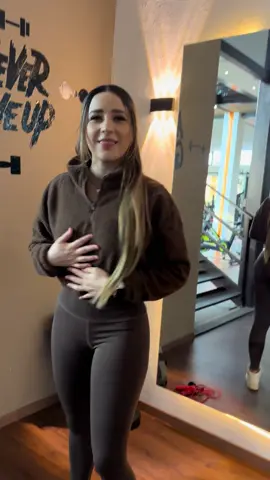 Nunca sabrás que superar con mis outfits para el gym bebé 😘😘😘 #fyppppppppppppppppppppppp #GymTok #fitnessmotivation ##outfitsinspirationf #gymcrush #pretty #summeroutfit #leggings #3piece 