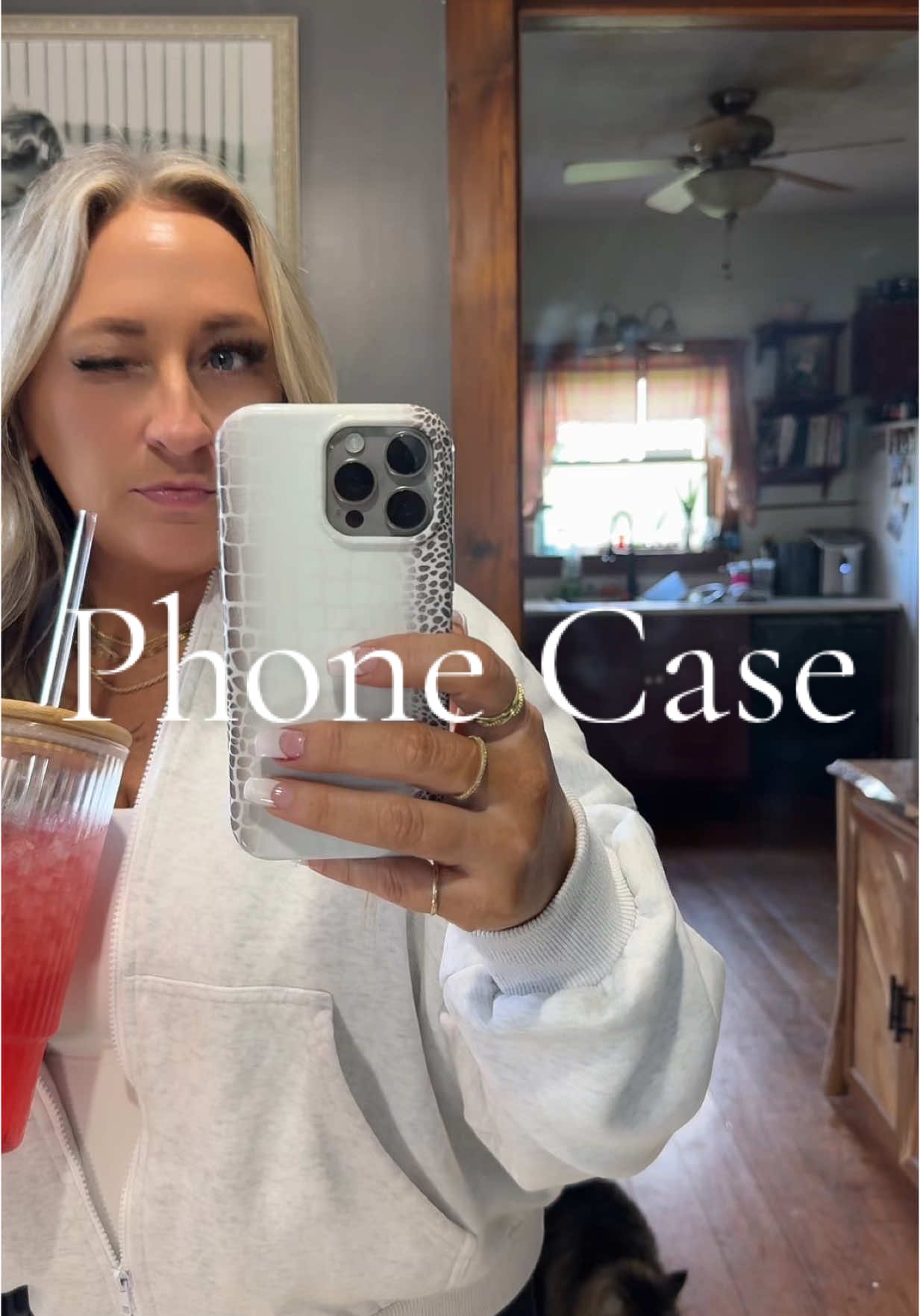 #creatorsearchinsights #VelvetCaviar #PhoneCase #velvetcaviar 