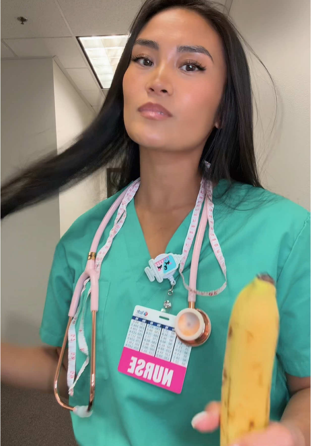 Don’t be late ❤️ #scrubs #nurse #filipinanurses #nurselifebelike #filipinanurse #fyppppppppppppppppppppppp #nurselife #nurselifern #readyforwork #filipina 