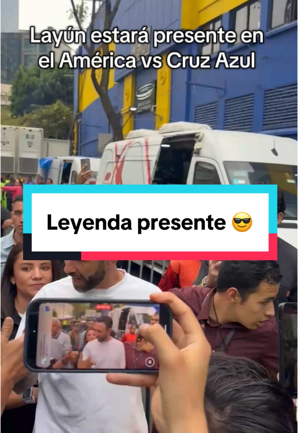 ¡La leyenda se hace presente en el América vs Cruz Azul! 🫡 Miguel Layún llegó al estadio azulcrema para las semifinales de la Liga Mx  #TikTokDeportes #clubamerica #america #ligamx #futbolmexicano #layun #miguellayun 