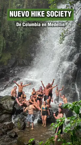Recap de la segunda salida con el Hike Society✨ de @columbia_col en 📍Medellín  👀Recuerden que estaremos haciendo esto 1 vez por mes totalmente GRATIS para todos ustedes😱 Gracias @vibrasviajes.co 🍃por ser nuestro aliado en el territorio y recorrer las montañas de Antioquia Juntos #hikesocietycolumbia #hikesociety #Hiking #trekk #trekking #senderismo #quehacerenmedellin #parchesmedellin #turismomedellín #caminatasmedellín #aventura #viajesyaventura #montañismo #quehacerenantioquia #cascadas #columbia