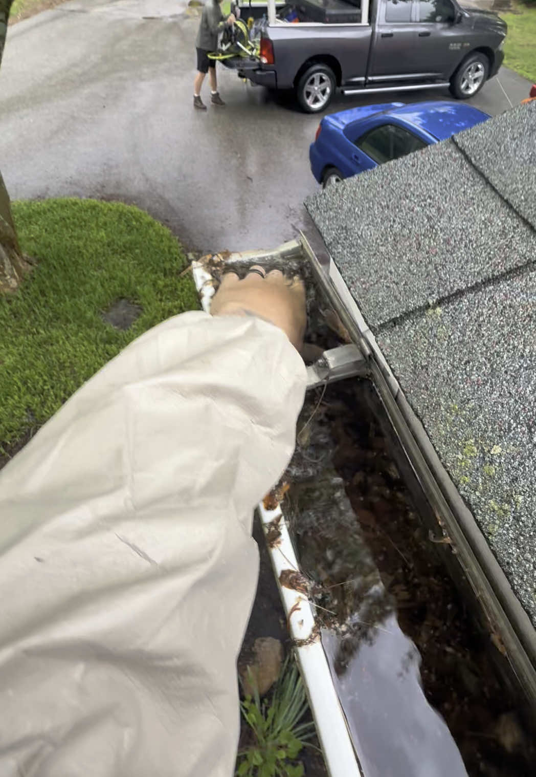 Another rainy day means Gutters packed to the BRIM! #asmr #satisfying #guttercleaning #simple #SmallBusiness 