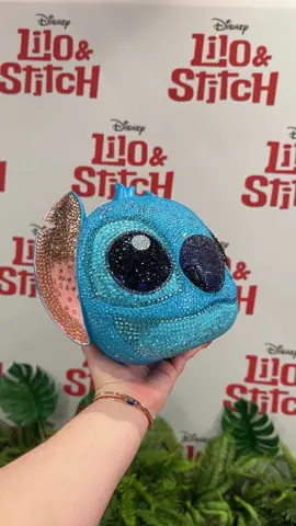 8760 rhinestones + 7 hours doing my bag to show mi amor for Lilo & Stitch 🌊🌺🫢 Couldn’t find the perfect bag for @disney #liloandstitch red carpet premiere so I made my own for less than $100. Back in my DIY era because I want my outfit to stand out! Collectible toy set jumbo @fivebelow $15 Rhinestones @amazon $49 ( aprox 8760 rhinestones) Total: $64! Special thanks to @hm_comms for inviting me 💜✨🥹