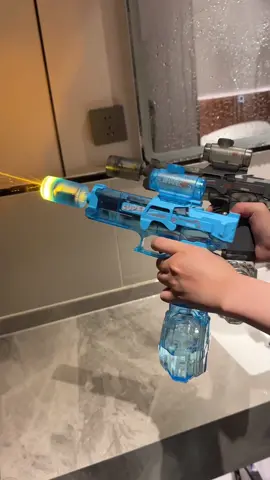 Boys' favorite cool electric water gun toy#toys #cooltoys #summertoys #watertoys #tiktokshop #electricwatergun 