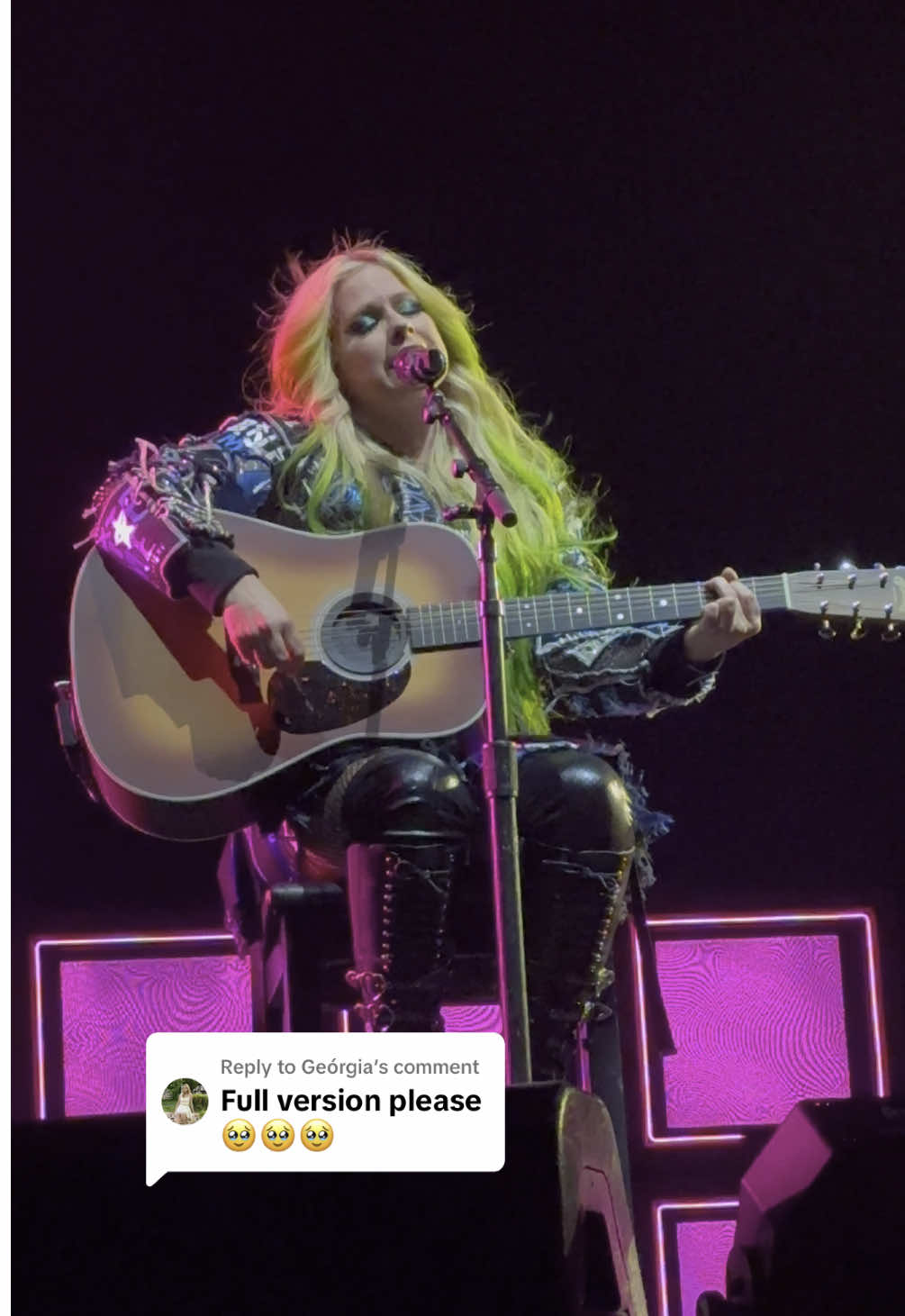 Replying to @Geórgia here you go! by popular request, the full 3+ minutes of “pink pony club” x “warrior” from opening night in moncton! #avrillavigne #pinkponyclub #chappellroan #