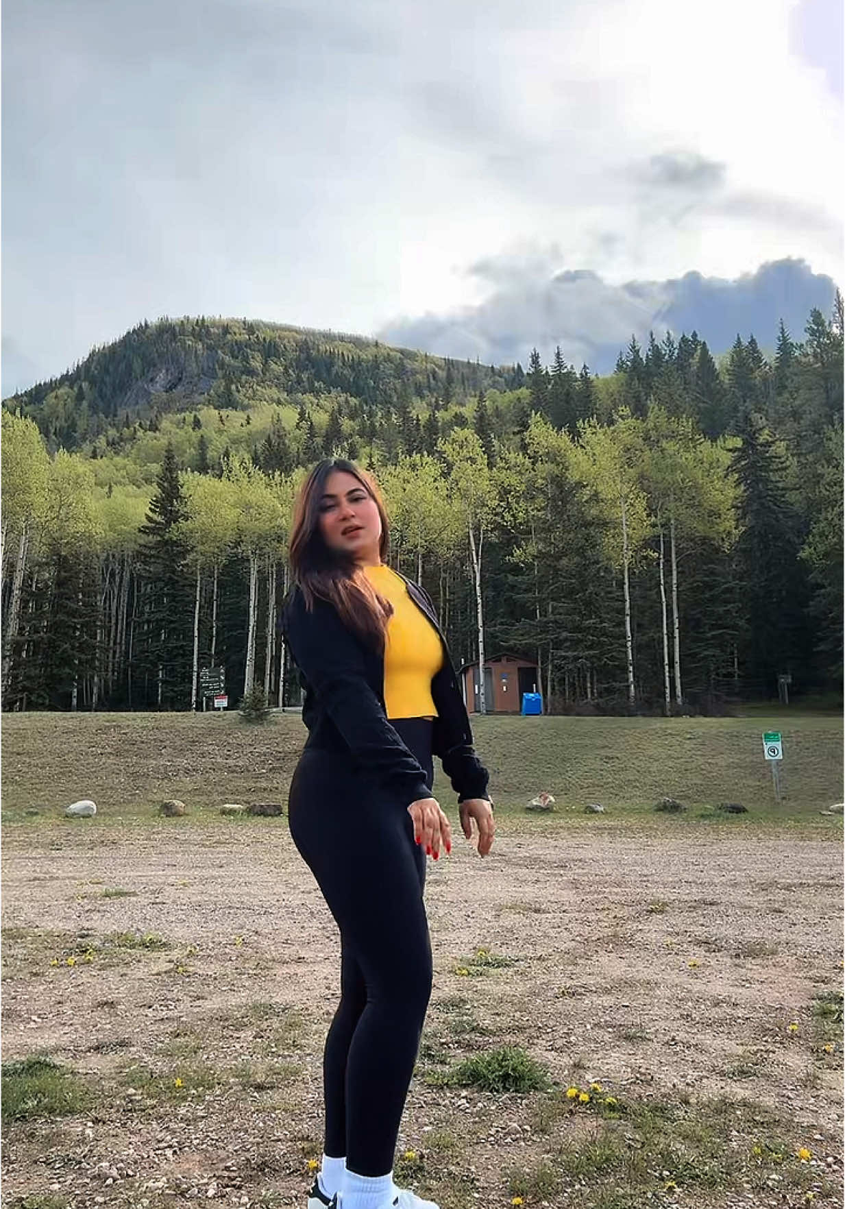 Happy weekend!  #fypage #trendingtiktok #canadatiktok #bangladeshigirl #bdfyp #grandecache 