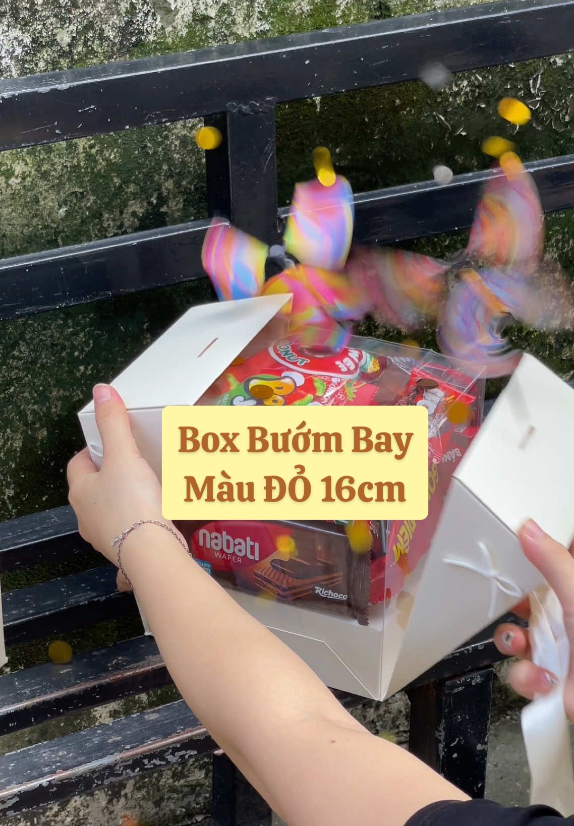 Bảo 135🐠 thật mà các bà cứ không tin :))) Ừ thì tôi bốc phét thật mà, giỏ hàng tôi bán tận 138🐠 cơ:))) #quatang1_6 #boxquabuombay #quatangnguoiyeu #boxquabanhkeo #quatangbangai #youri_giftbox 