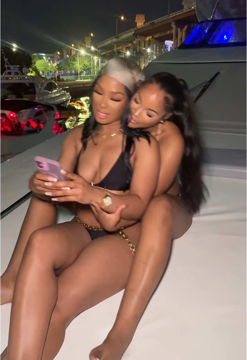 For lifers 🤞🏽 #soulsisters #twinflame @Mahogany 💋 