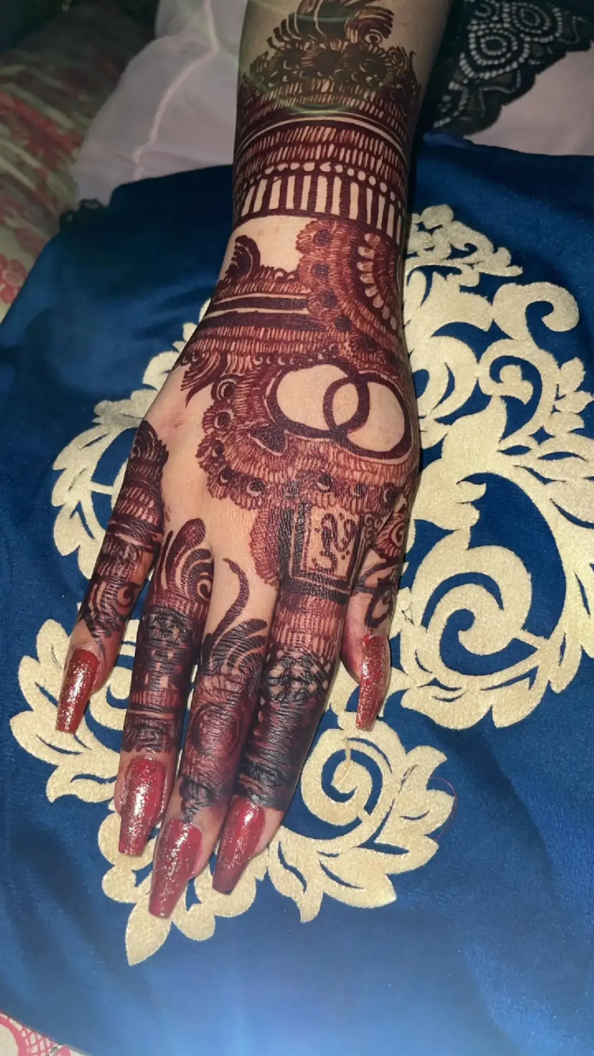 Simple easy mehndi design | Adorable mehndi design #simple #easy #newmehndidesigns #easymehndi #henna #hennaart #hennaartist #eid #eidmehndi #trendi #foryou #foryoupage #foryour #viralvideos #mehndi #2025 