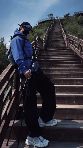Pose dáng khi đi trekking siêu ngầu #dulich #trekking #khampha #douyin #xuhuong #fyp #viral 