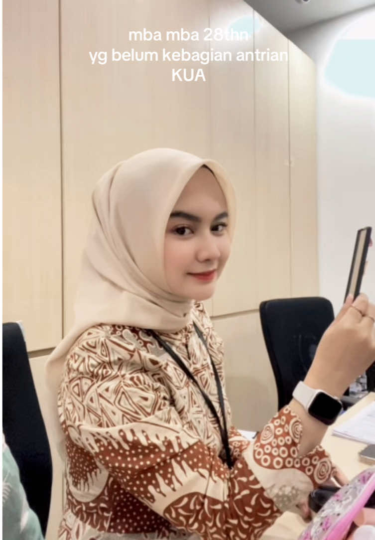 mba mba tahun ini 28 tahun siapa ya  #fypage #worklife #bankers #worklife #worklife #batik #batikwanita #CapCut 