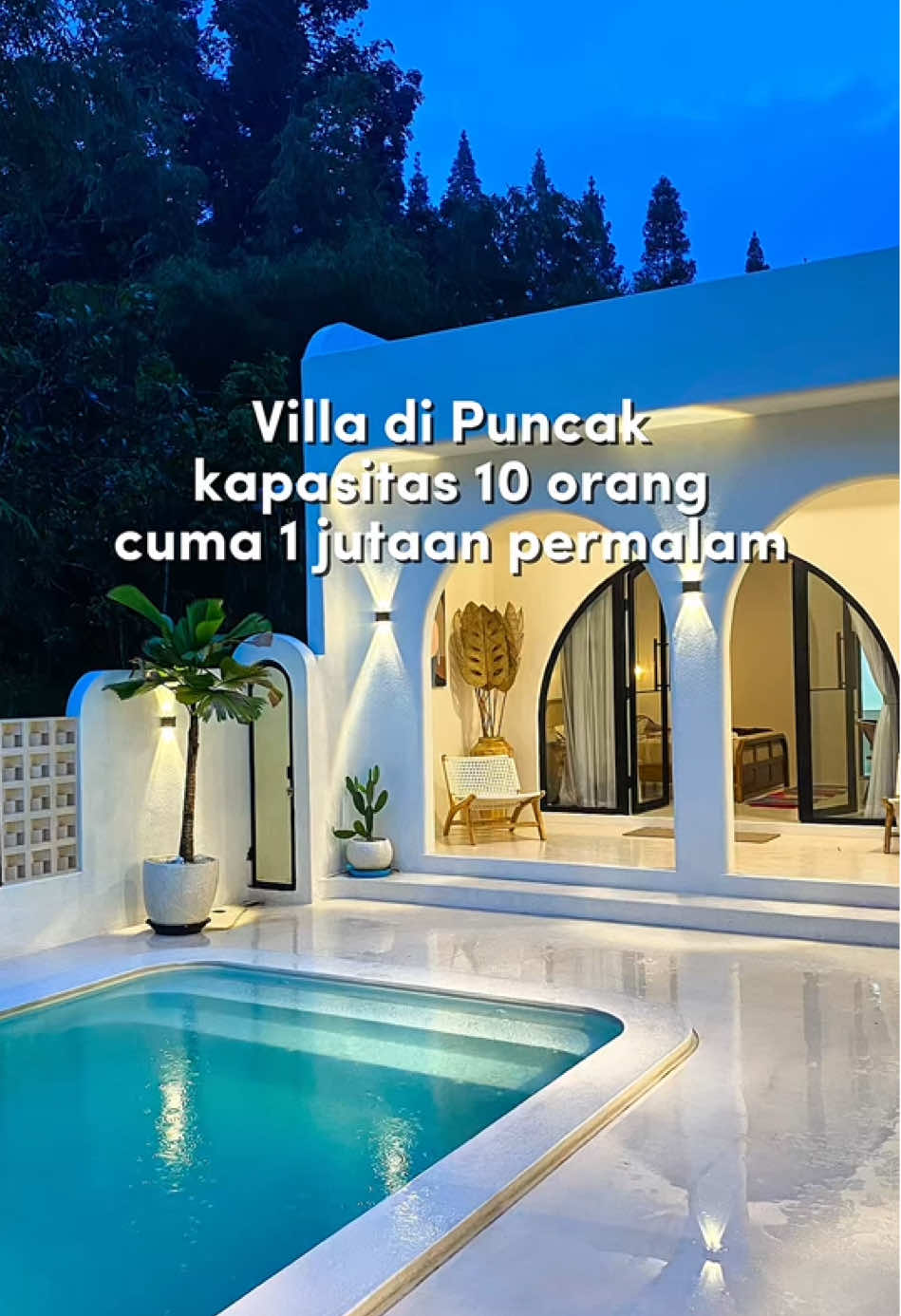BOOKING NYA KLIK TAG LOKASI DI VIDEO INI‼️ VILLA ESTETIK DI PUNCAK BOGOR CUMA 1 JUTAAN PERMALAM‼️ Kapasitas 10 orang, 2 kamar tidur.. by @nginapsini #villa #villapuncak #sewavillapuncak #villamurahpuncak #villa1jutaan #casadelsol #casadelsolbynginapsini