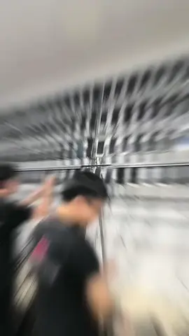 做海外矩阵想要同时多个设备同时运行的 朋友，用这款主板机是你最好的选择，同时管 理几十个账号，支持批量发布视频，自动 养号，手机能做的国内外软件都可以做， tk矩阵，facebook矩阵，youtube矩 阵，ins，抖音快手小红书等还可以做弹 幕游戏，挖金等等感兴趣联系我For friends who want to run overseas matrices on multiple devices simultaneously, this PHONE FARM BOX is a great choice.  is a great choice. It can manage dozens of accounts at the same time, support batch video uploading, and automate手 account nurturing. Whether it's domestic or foreign software that can be done on PHONE FARM BOX, it can#主板机  #手机农场 # PHONE FARM BOX#some3ccom #phonefarm #boxphonefarm#boxphone#automa tion#bestphone #android #miningtiktok #bisnismillenial #androidhacks 