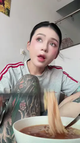 Tự nhiên nay ăn mỳ cung thấy ngon.🤣🤣🤣
