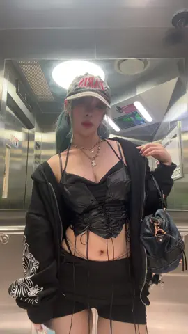 홍대 미쿠녀ㅋㅋㅋ#홍대 #펑크룩 #punk 