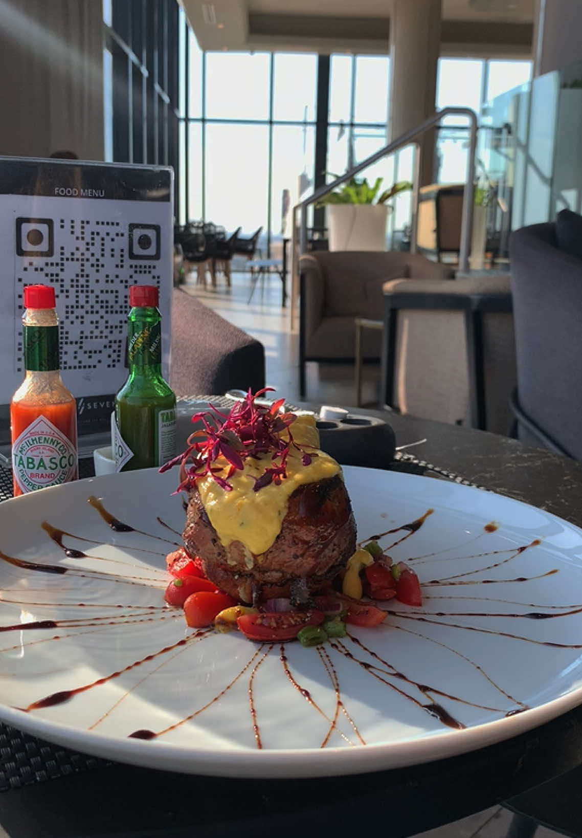 One of the best restaurants to try in the east side of Joburg 🥹💯. #levelsevenrestaurant #radissonhotel #skybar 