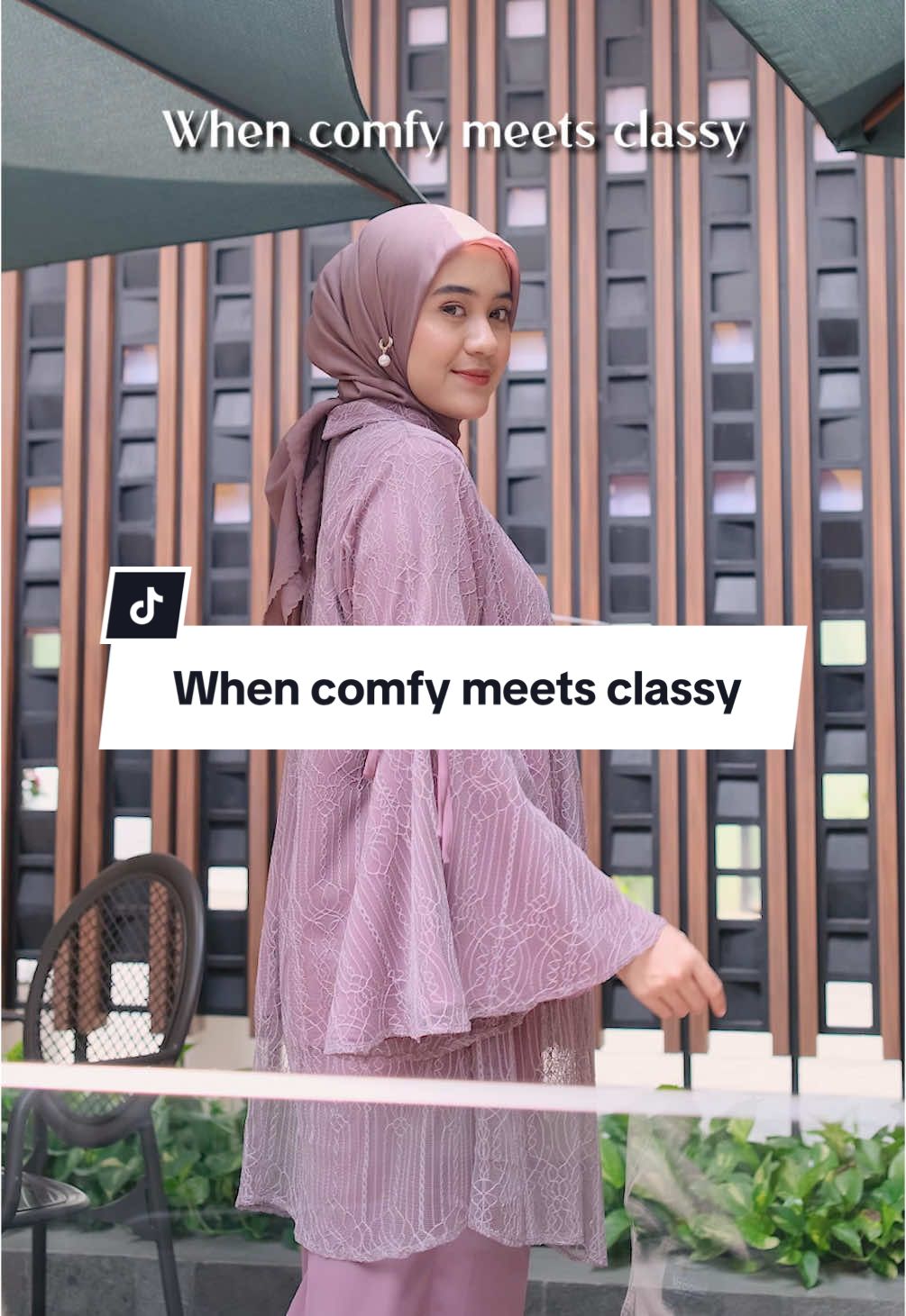 Dress up tanpa ribet🫶🏻 Adina Oneset hadir buat kamu yang pengen tampil elegan tapi tetap nyaman! Yang mau ke kondangan, arisan, atau acara formal… ini wajib punya sih😆 #promomakangajian #belilokal #wibgajian #ventedaily #paydaysale 