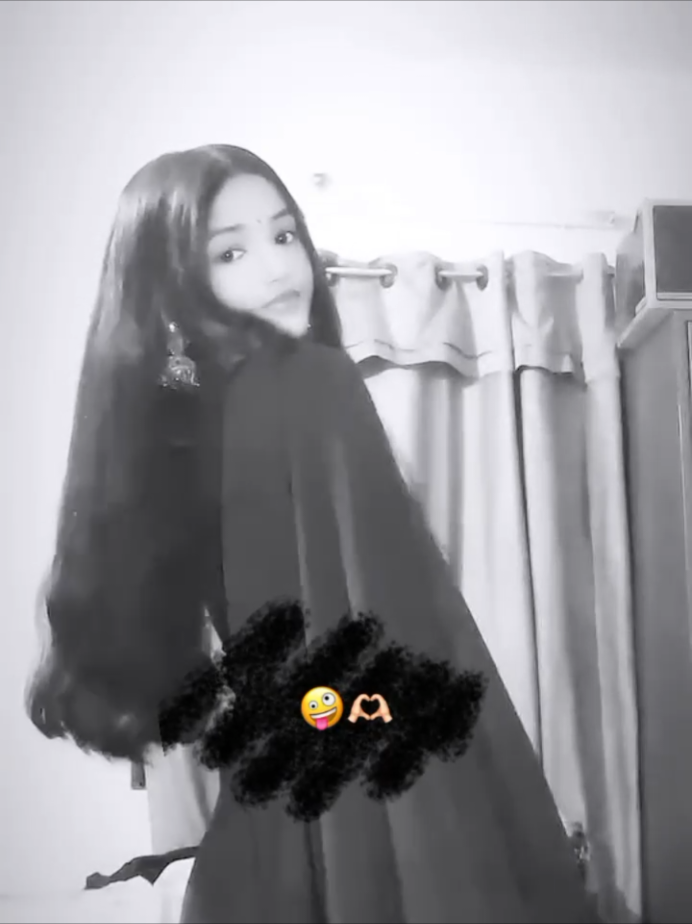 🙎🏻‍♀️🥻.