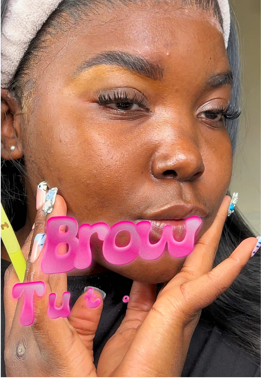 My brow routine ( when I actually decide to do my brows )💕 Products used :  @byelliebeauty brow texture, brow tips ,brow dust 