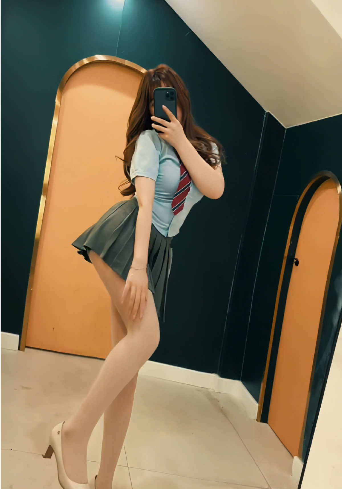 Dancing in cropped office outfit #sexy #beauty #cutegirl #cropshirt #miniskirt #beautylegs #asianbeauty 
