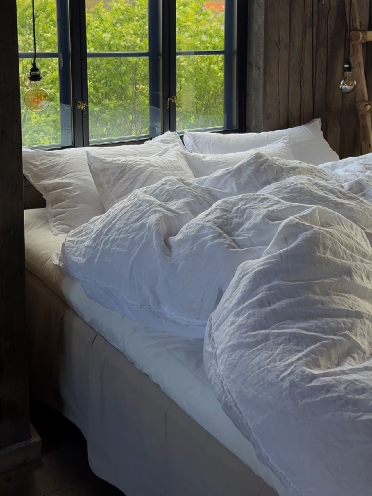 Definition of a cloud bed 🥹☁️ #fluffy #bedroom #bedroomdesign #duvet #fluffyduvet #comforter #happyfluffycloud #cloudbed #fyp